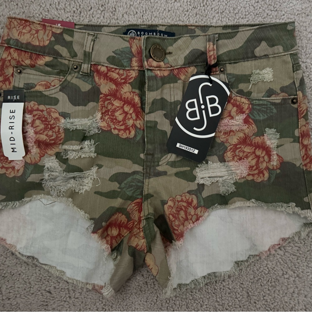 Boom Boom Jeans Camouflage Floral Women Shorts